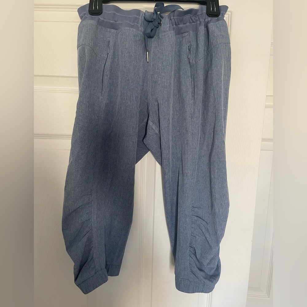 Super cute NWT dry fit capris jogger